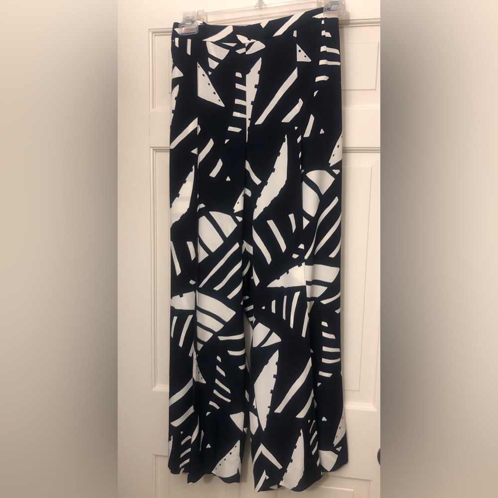 These are Fun abstract Navy and Ivory pants
